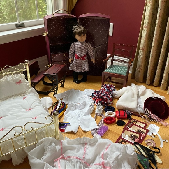 American Girl Samantha & Trunk, Brass Bed, Desk, Chair, Girls Nightgown & more - Picture 10 of 17